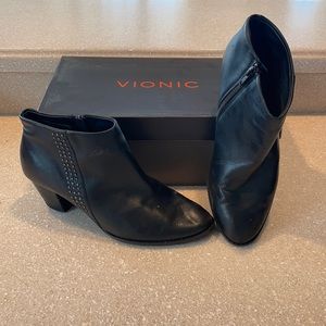 Vionic booties